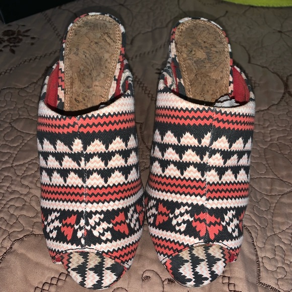 Tribe Platform heels - Picture 2 of 4